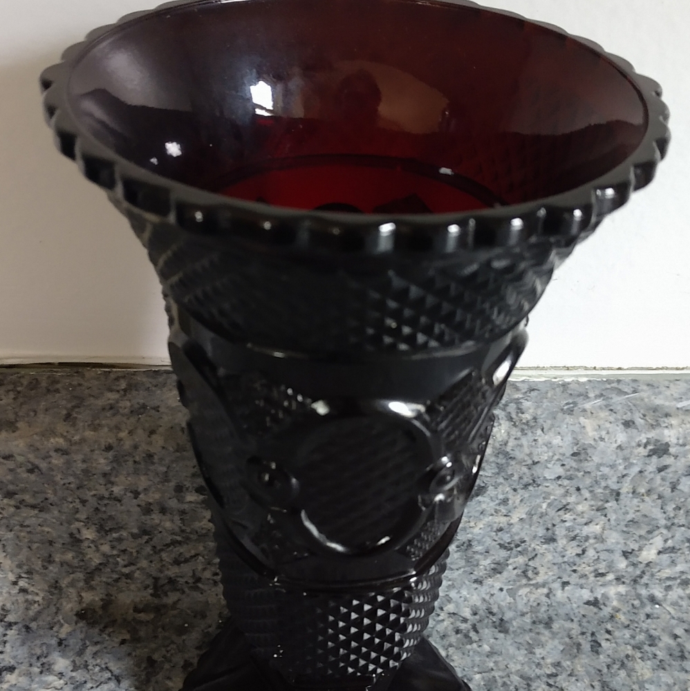 Avon Cape Cod Collection Flower Vase - Picture 2 of 4